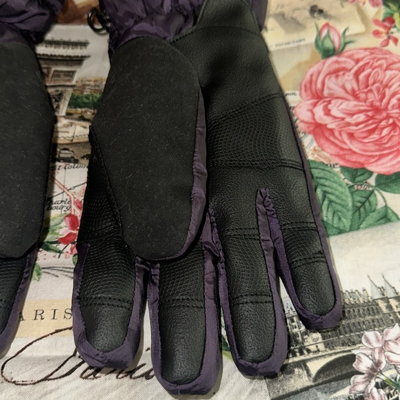 Carhartt Women's Quilts/gloves, Nightshade, Small - Picture 8 of 11